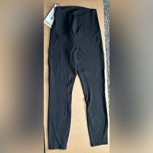 Lululemon Unlimit V Waist Tight 25”
